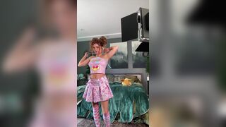 Taylorsdiary Naughty Babe Teasing While Trying New Clothes OnlyFans Video