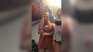 Gorgeous American Amazing Girls Teasing on Periscope !