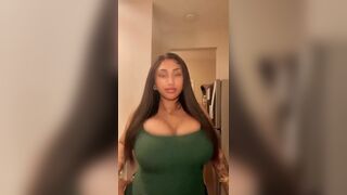 Desi Girl With Huge Tits Bouncing And Dancing Leaked Video