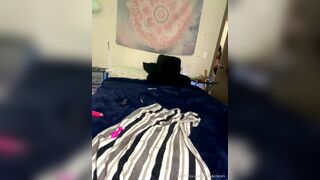 Misscream Young Ebony Babe Booty Twerks and Vibrating her Pussy in Live Onlyfans Video