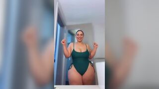 Chubby Milf Hot Tiktok Dance on Swimsuit Video