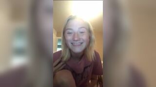 Gorgeous horny girl twerking on periscope